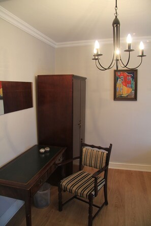 Room amenity - Skolabru Guesthouse (Reykjavik)