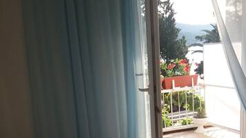 Apartment for 2 people | Select Comfort beds, individually furnished, iron/ironing board