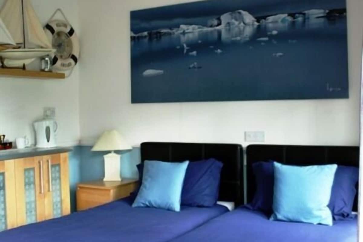 Twin Room, Ensuite