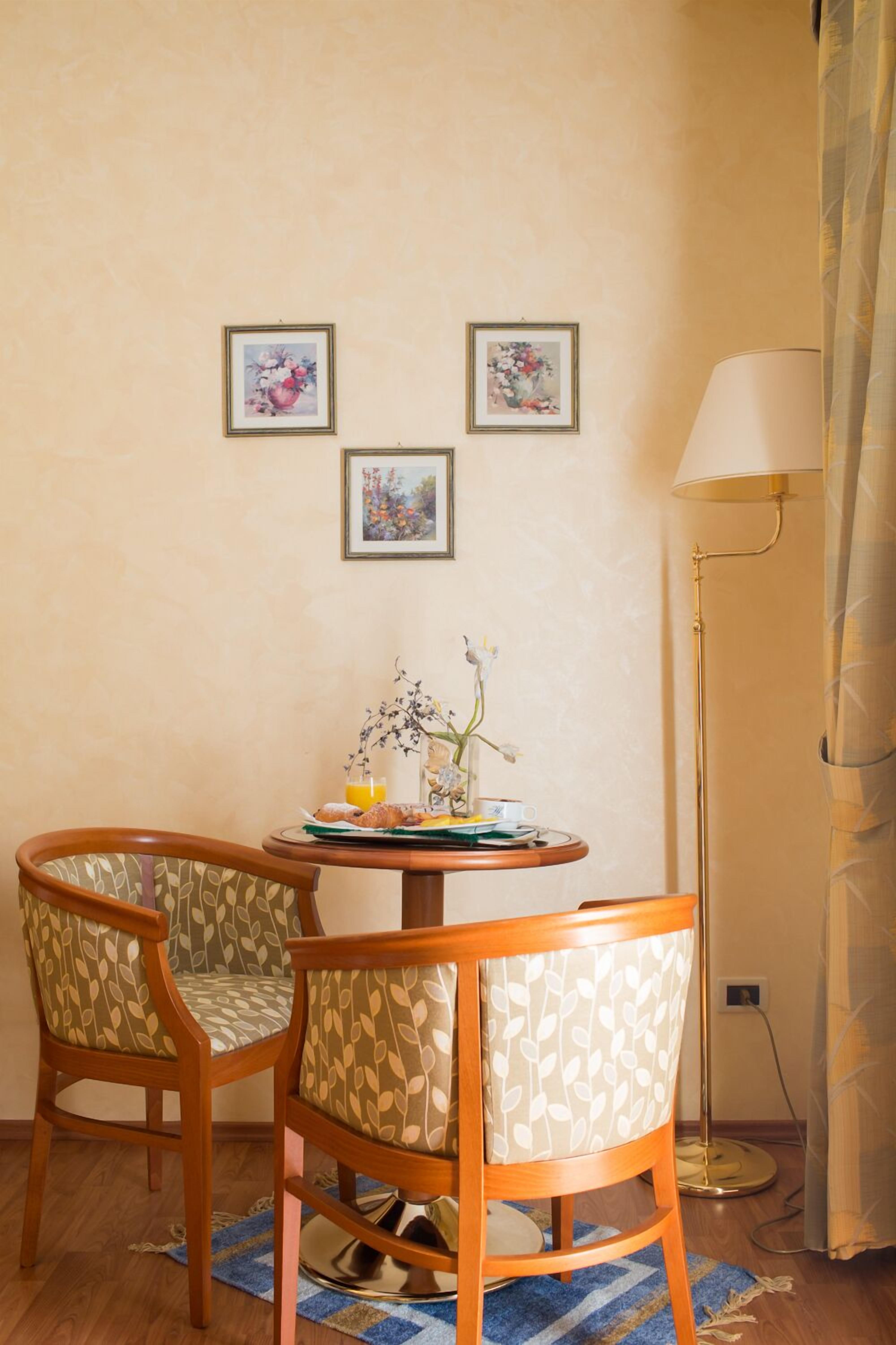 double room | egyptian cotton sheets, pillow-top beds, minibar, in-room safe