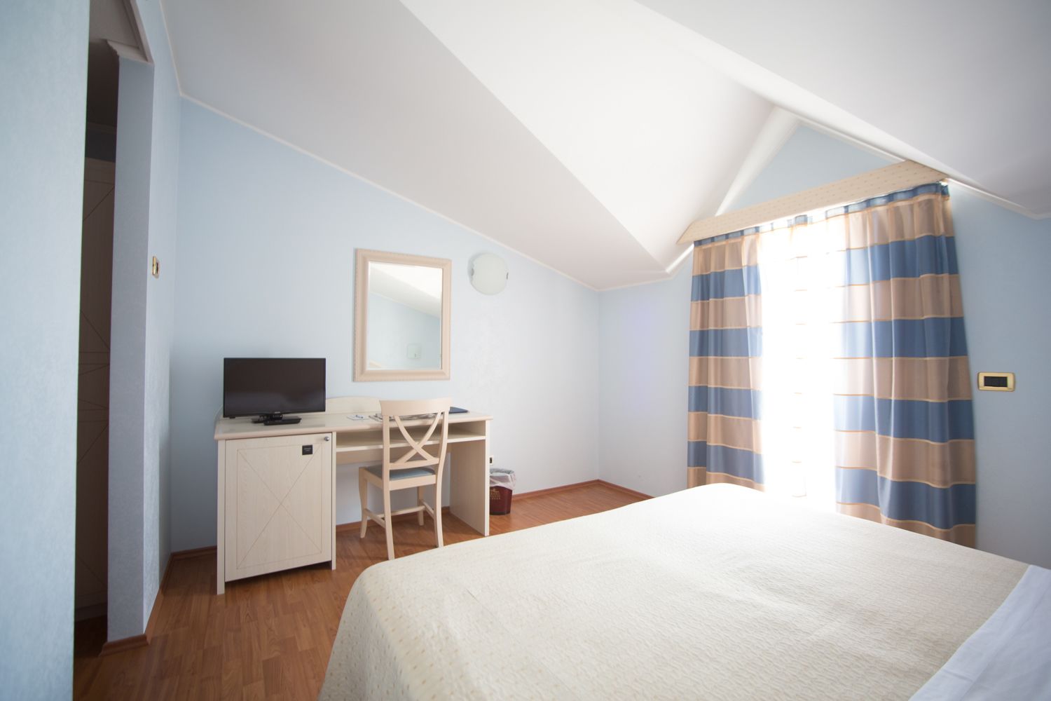 egyptian cotton sheets, pillow-top beds, minibar, in-room safe