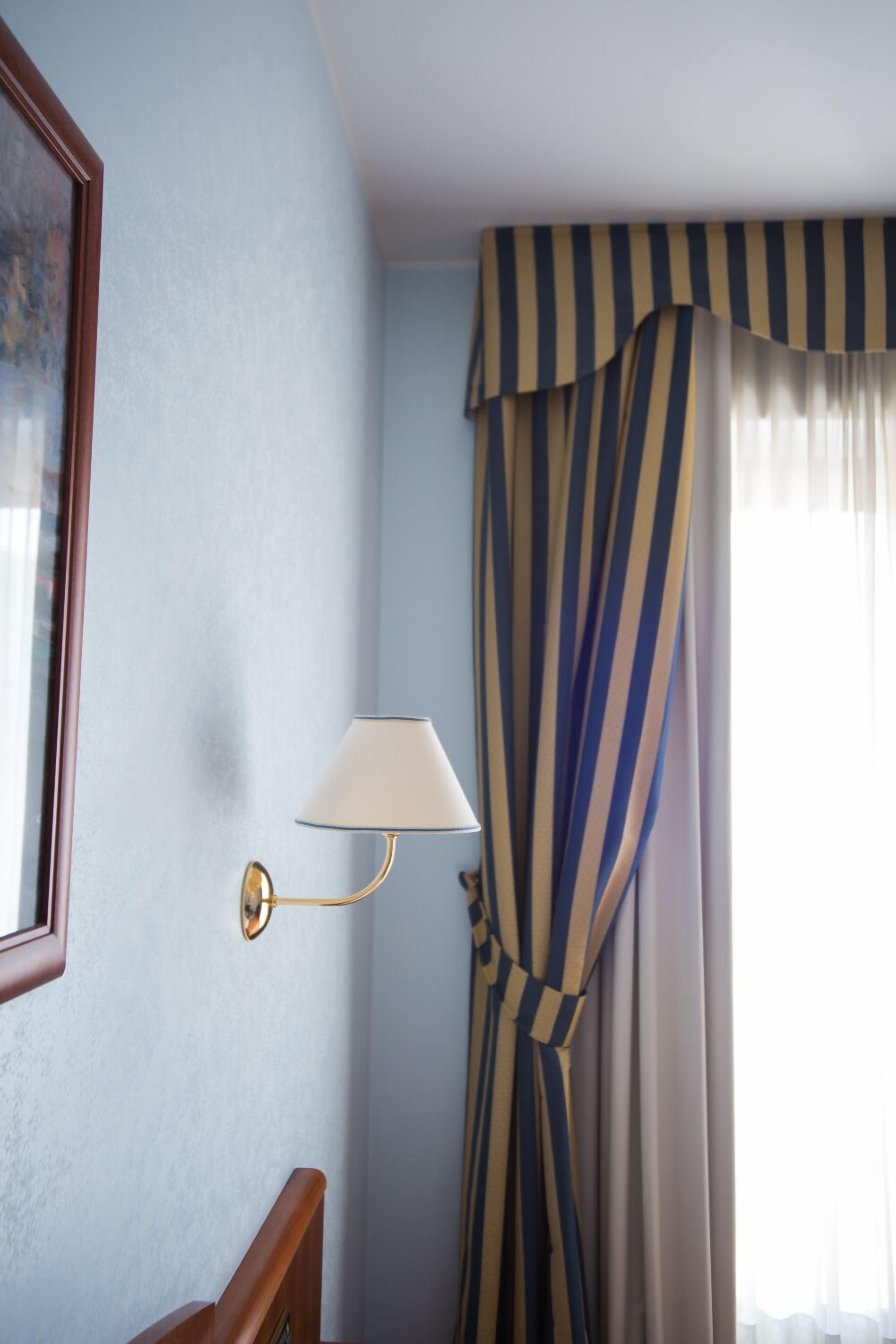 double room | egyptian cotton sheets, pillow-top beds, minibar, in-room safe