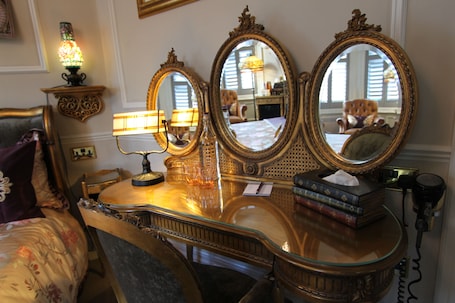 Quarto casal, suíte (Versailles) | Quartos à prova de som, ferros/tábuas de passar roupa, Wi-Fi