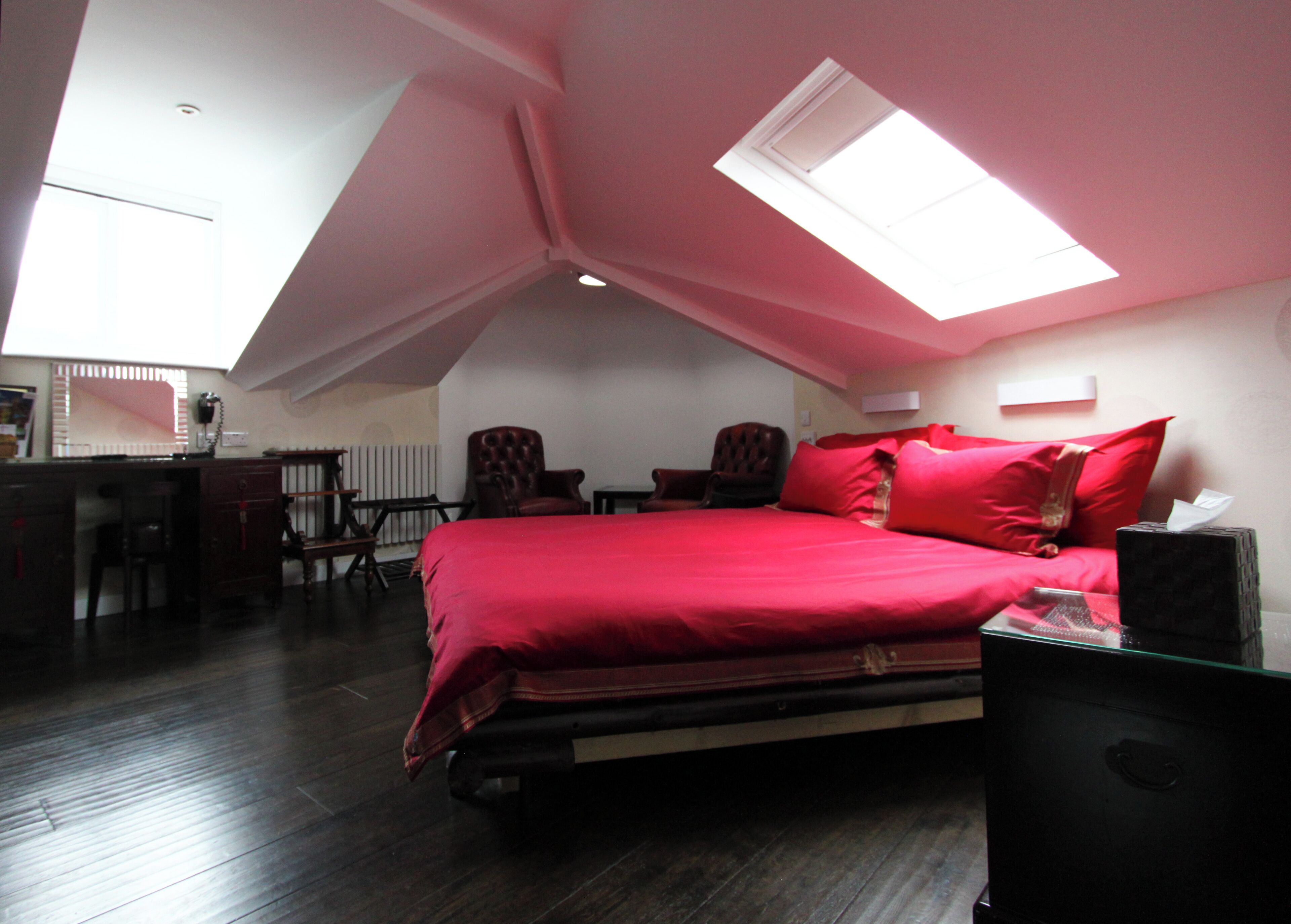 Superior Double Room, Ensuite (Oriental Tang) | Soundproofing, iron/ironing board, WiFi