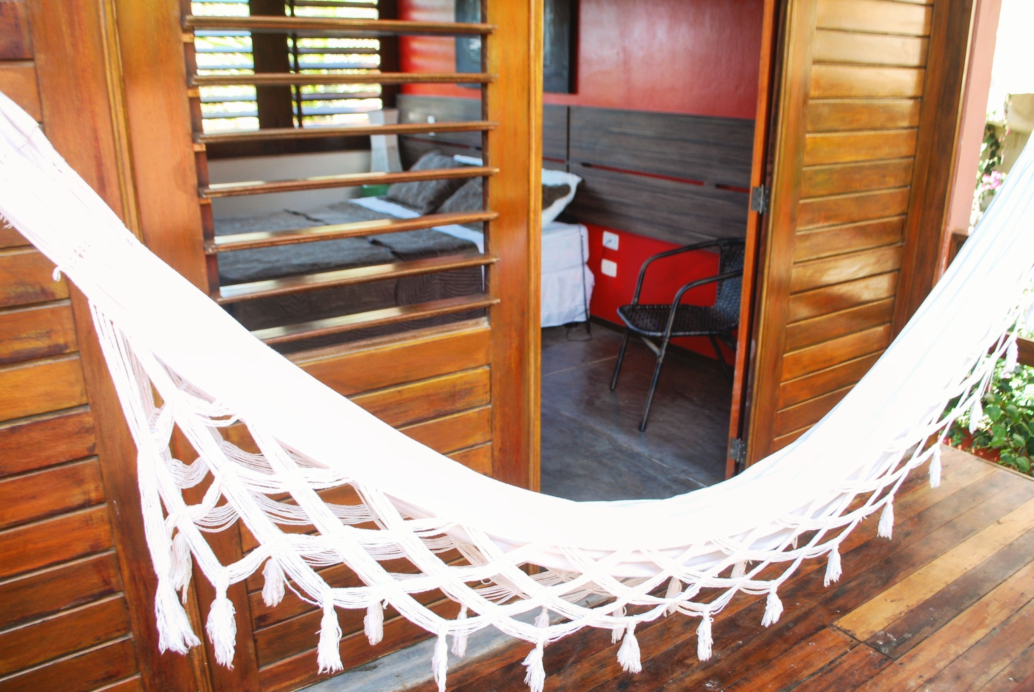 Minibar, coffre-fort, accès au Wi-Fi (inclus), literie fournie