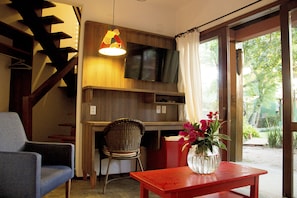 Chalet (Duplex casal com ofurô) | Living room | LED TV