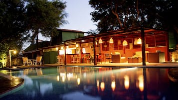 Poolside bar