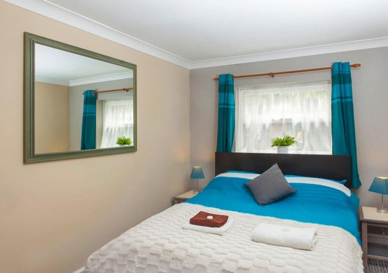 Schreibtisch, Bügeleisen/Bügelbrett, kostenloses WLAN, Bettwäsche