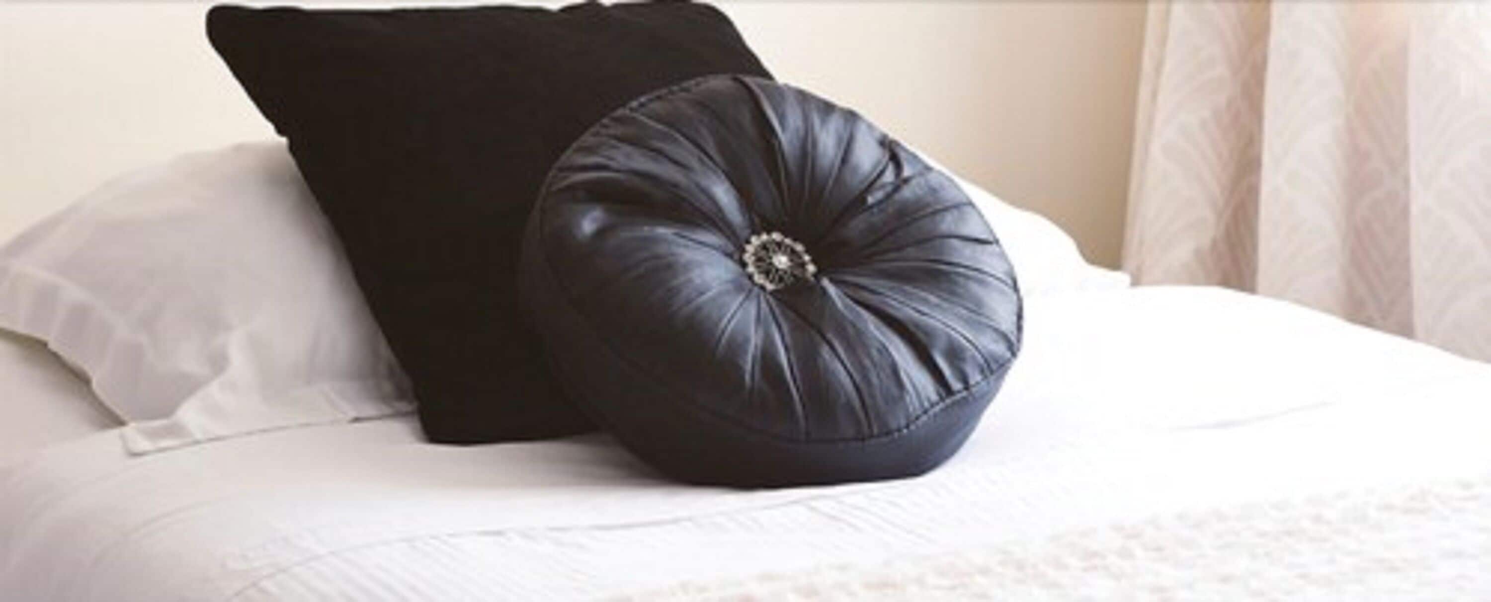 exclusive twin room | in-room safe, desk, iron/ironing board, free wifi