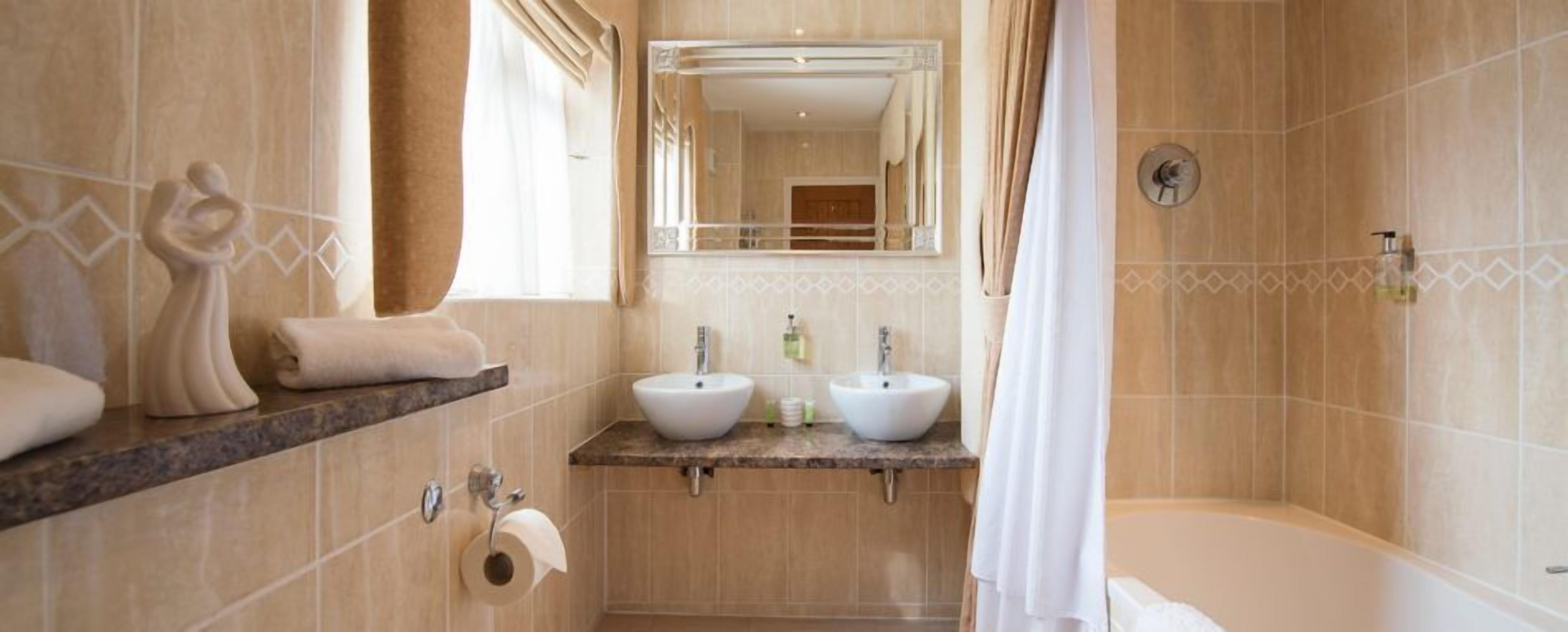 free toiletries, towels