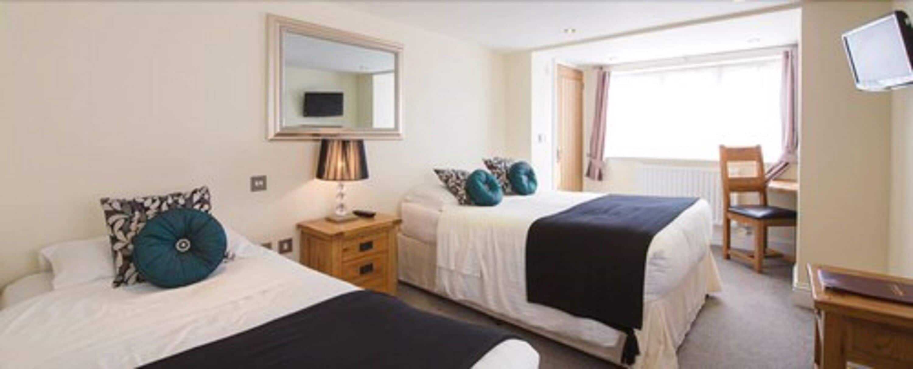 family triple room | in-room safe, desk, iron/ironing board, free wifi