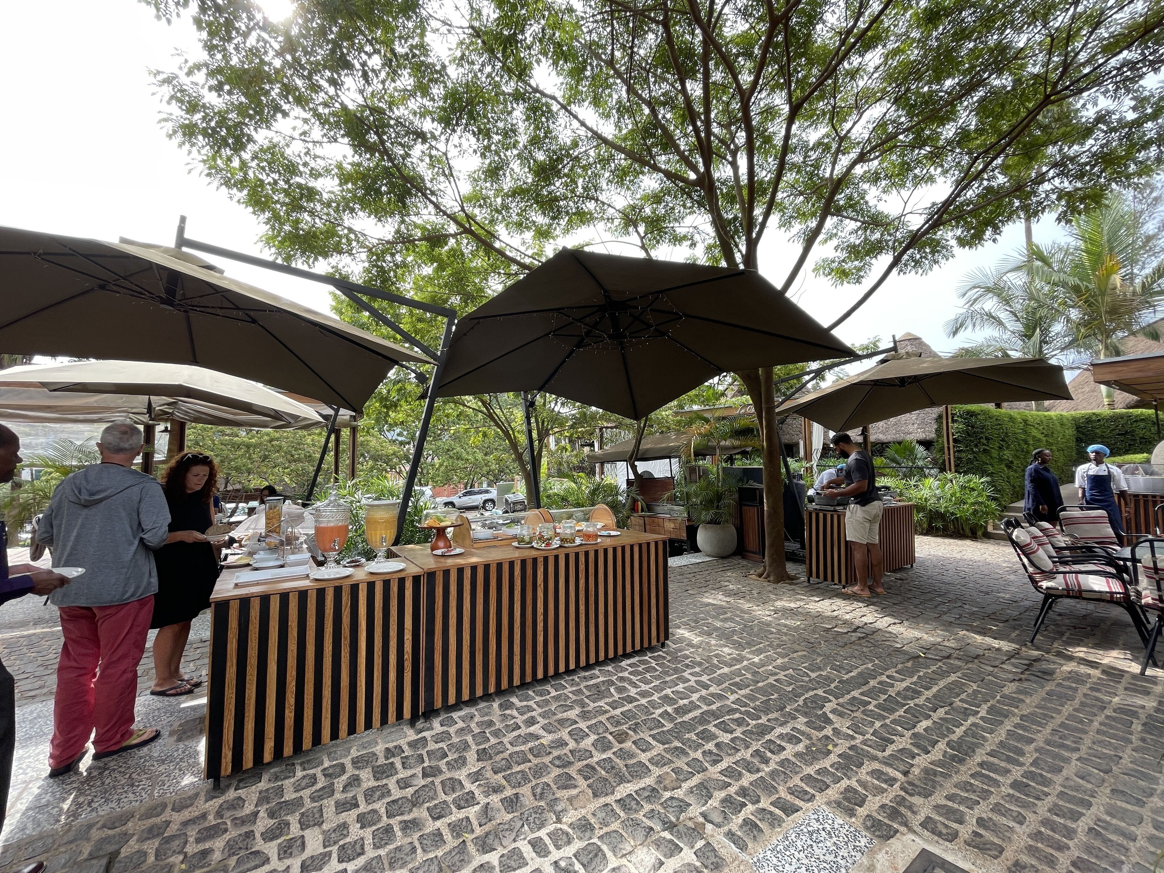 free buffet breakfast