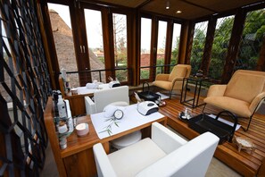 Couples treatment room(s), body treatments, hot stone massages - Le Petit Village Hotel & Spa (Kampala)