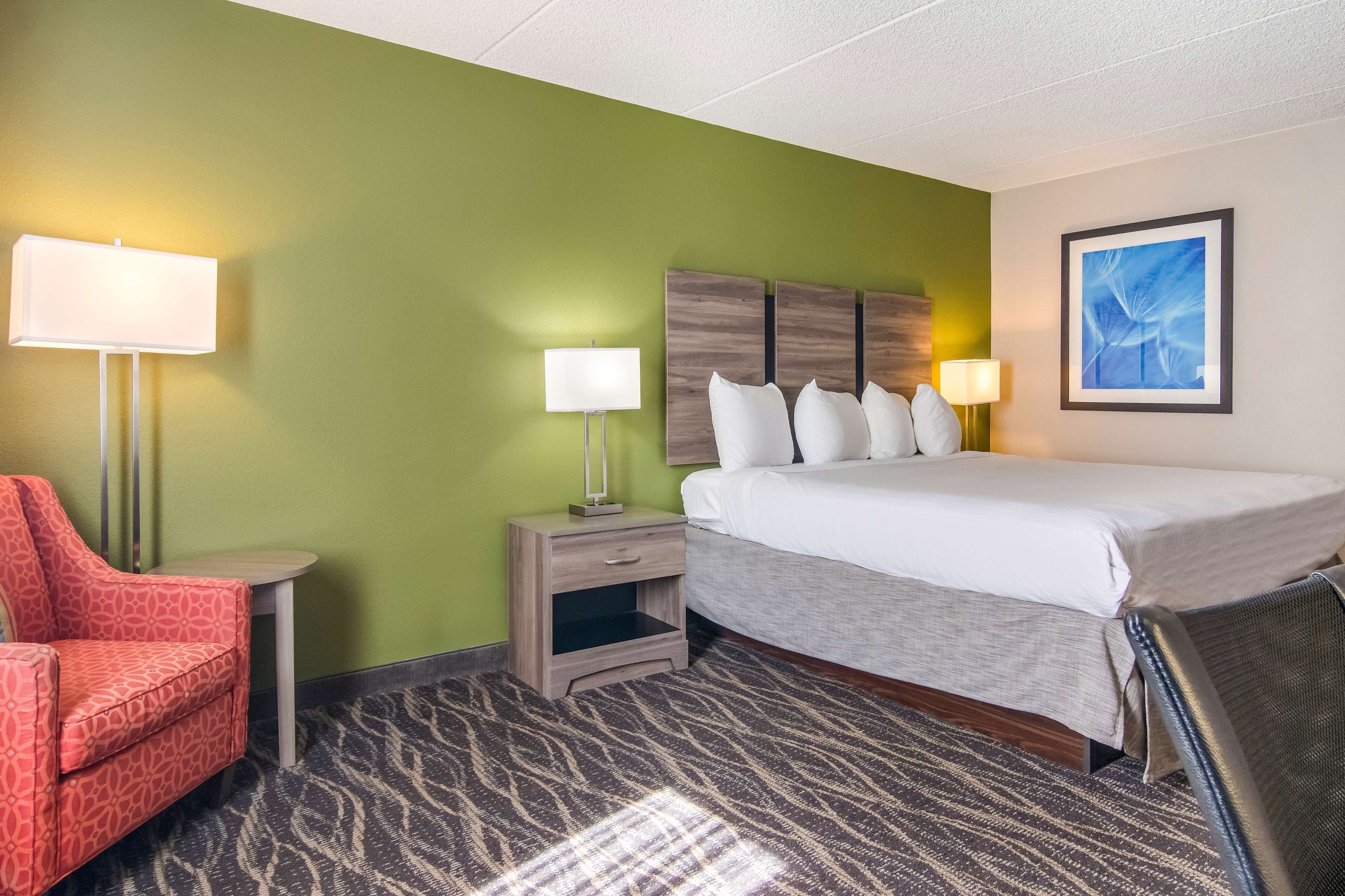 1 bedroom, in-room safe, iron/ironing board, free cots/infant beds