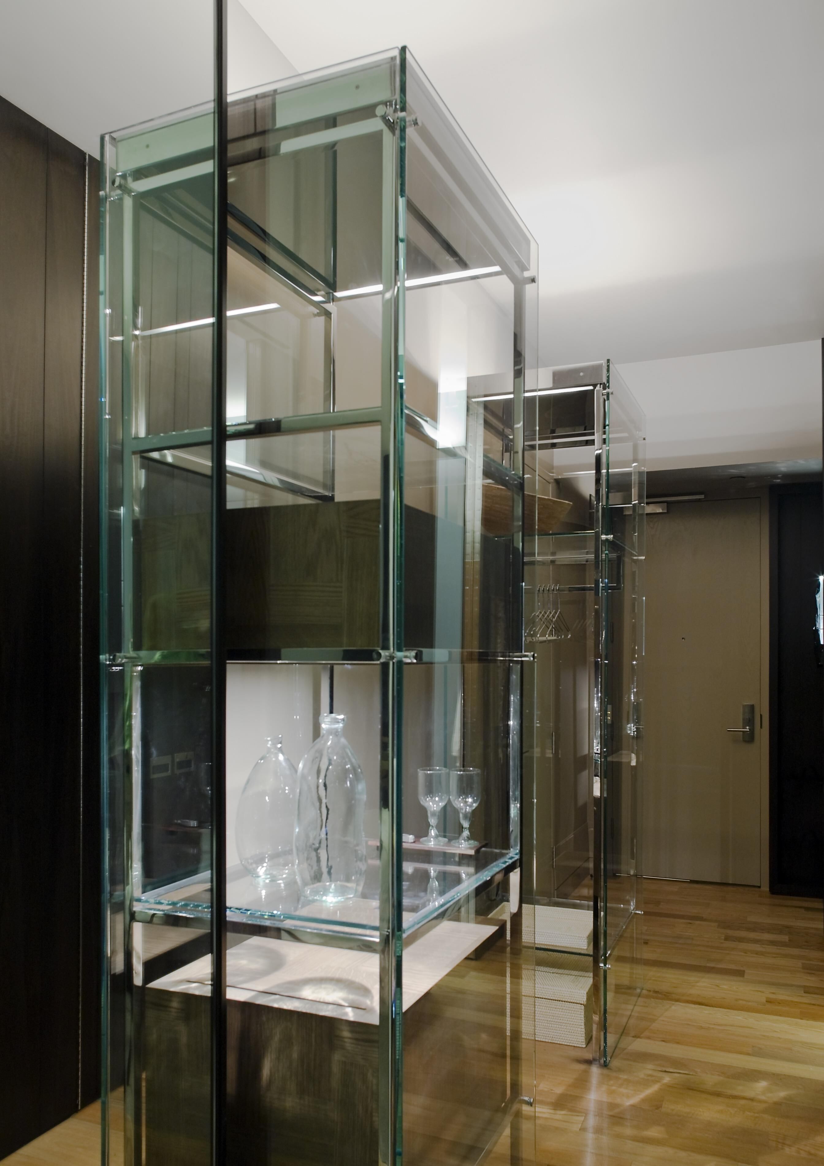 Premium bedding, pillowtop beds, free minibar, in-room safe