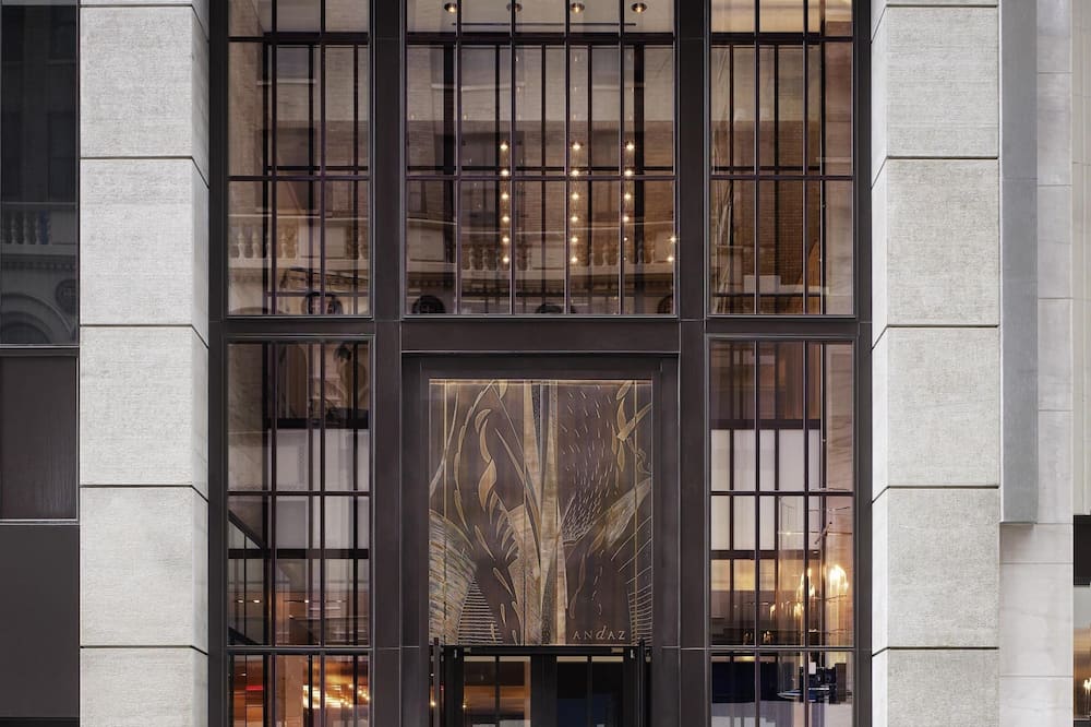 ANDAZ 5TH AVENUE, BY HYATT