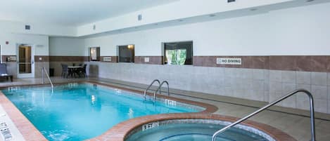 Indendørs pool