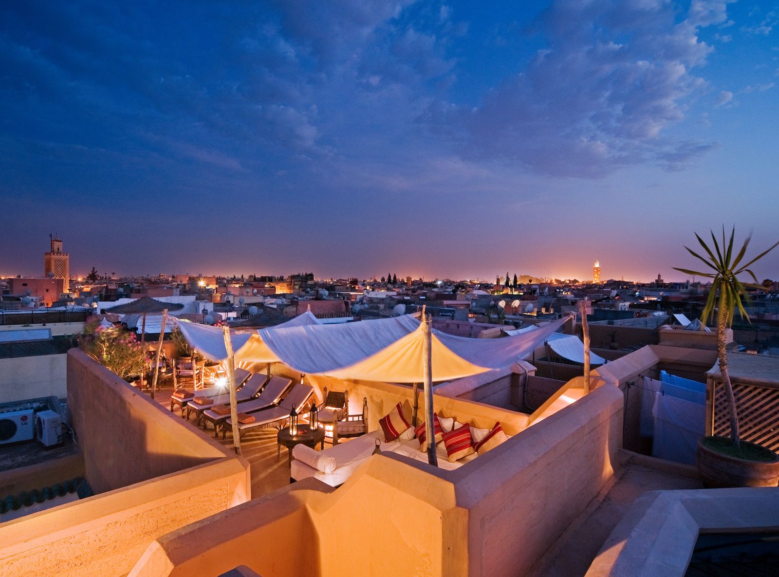 ลานระเบียง/นอกชาน