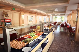 Daily buffet breakfast (EUR 9 per person)