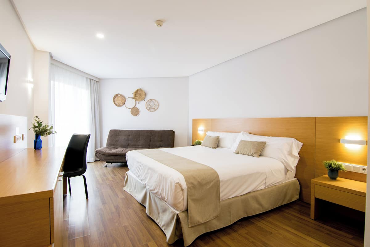 1 bedroom, minibar, in-room safe, desk