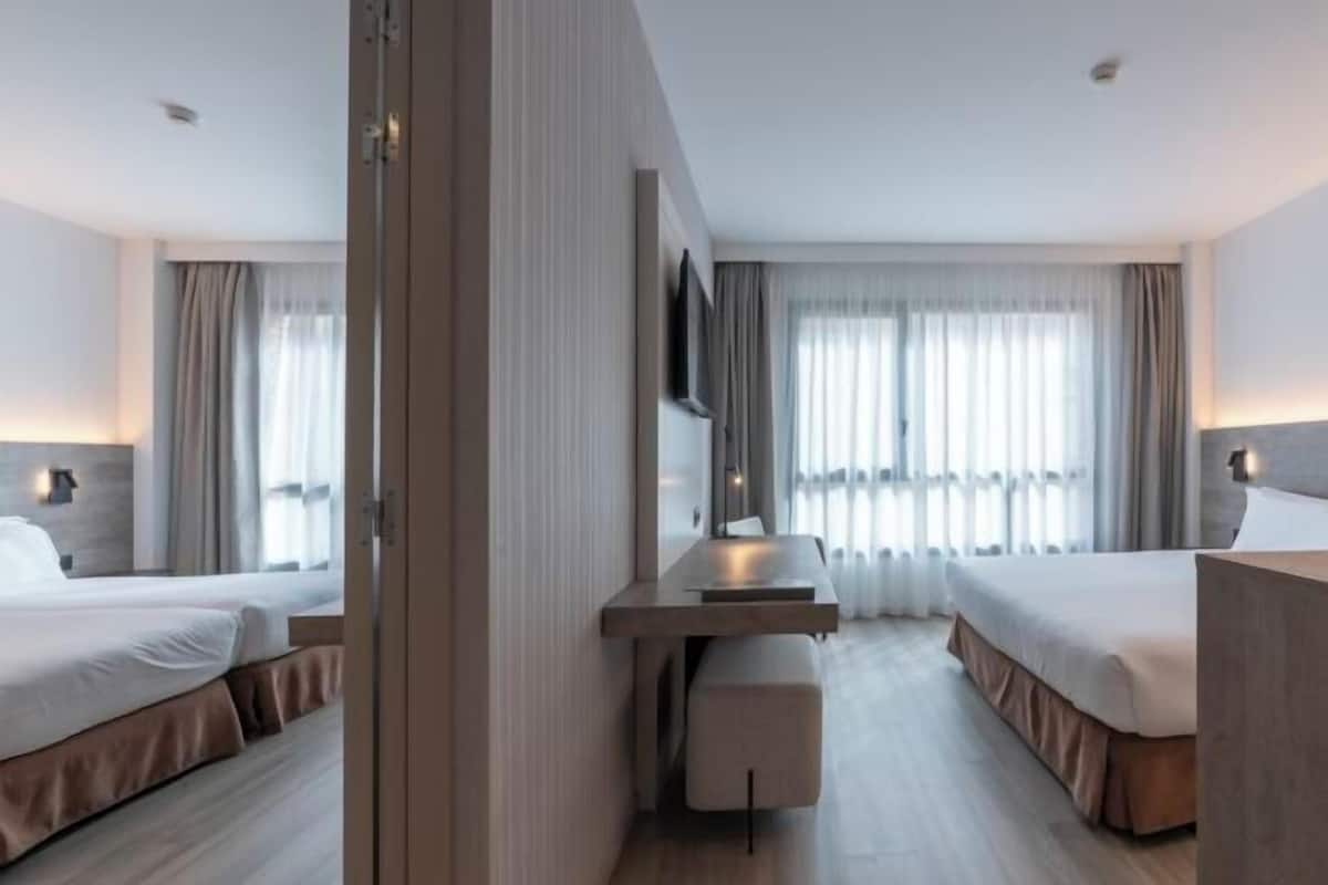 Minibar, coffres-forts dans les chambres, bureau, chambres insonorisées
