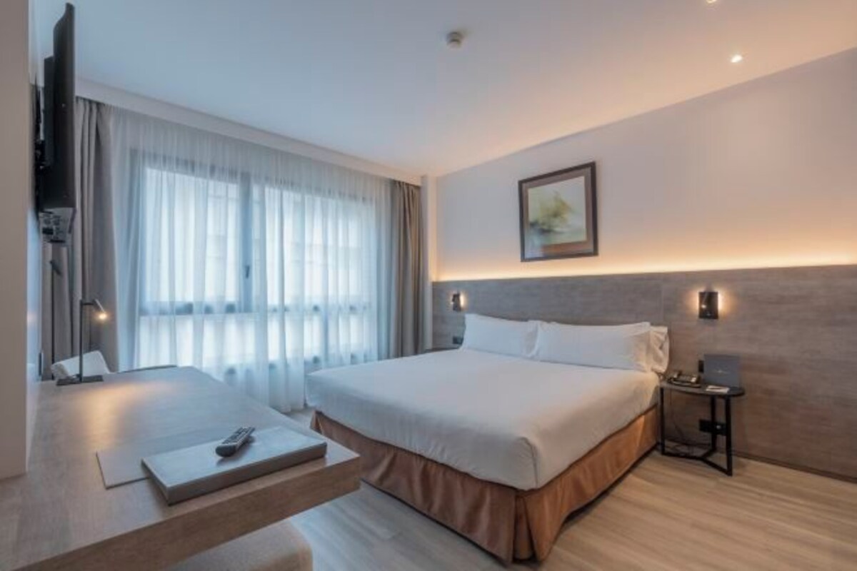 Minibar, in-room safe, desk, soundproofing