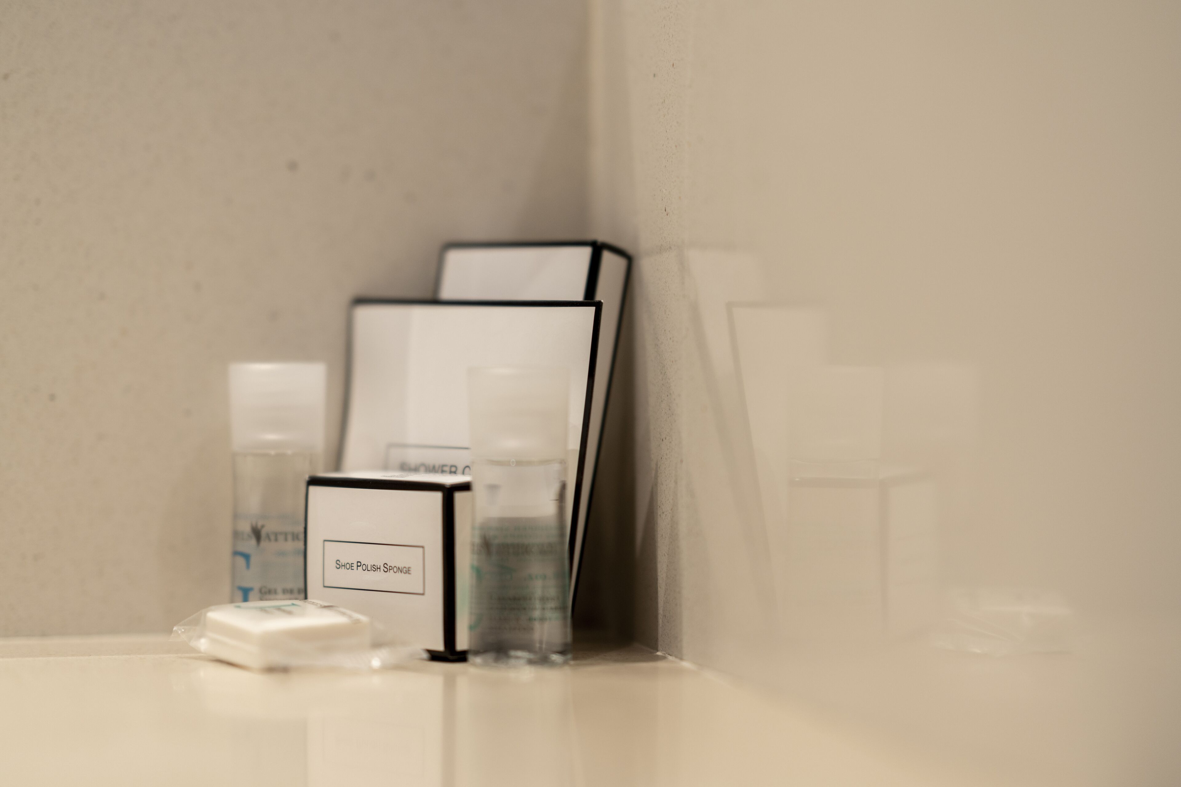 bathtub, deep-soaking bathtub, free toiletries, hair dryer