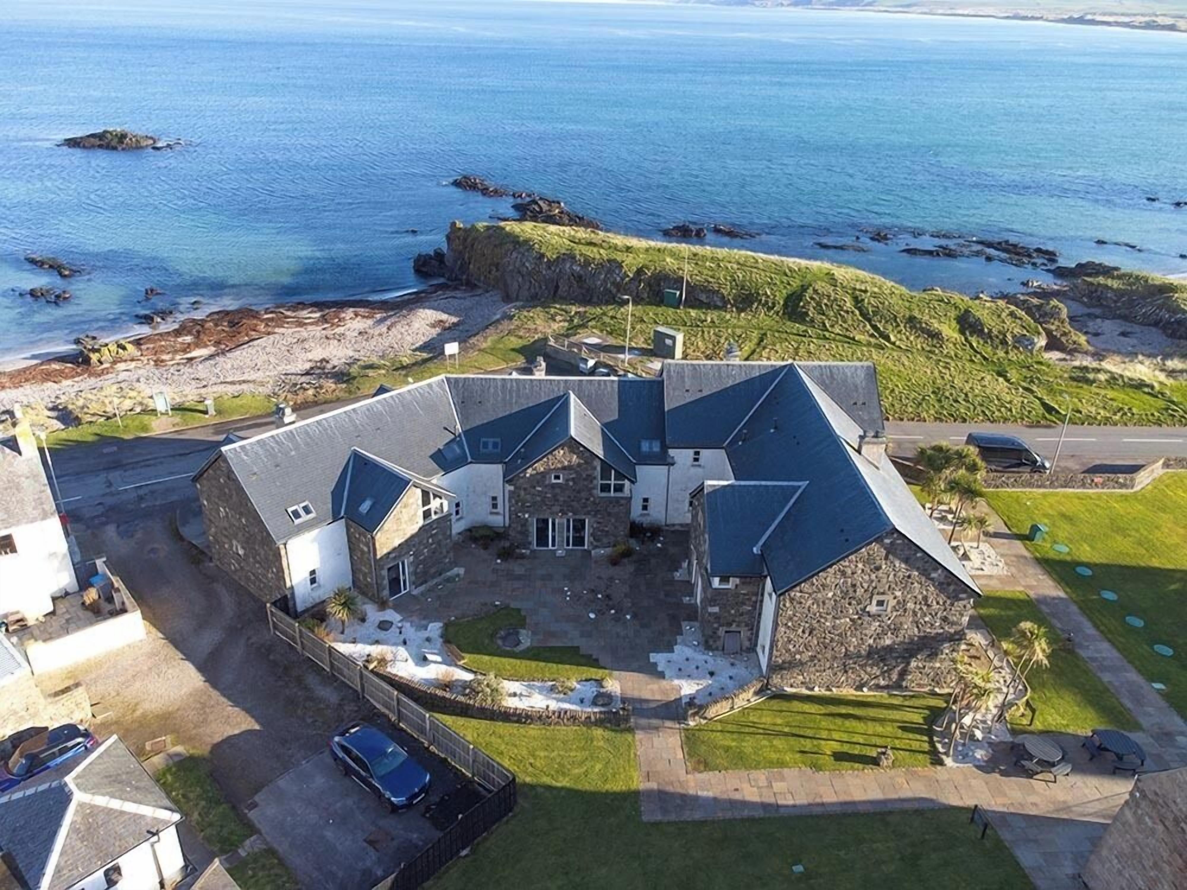 cottage, 2 bedrooms, ensuite | egyptian cotton sheets, hypo-allergenic bedding, in-room safe, desk