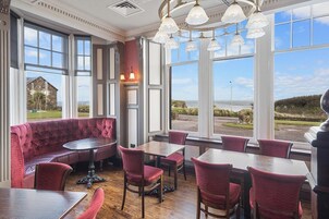 Lunch and dinner served, ocean views 