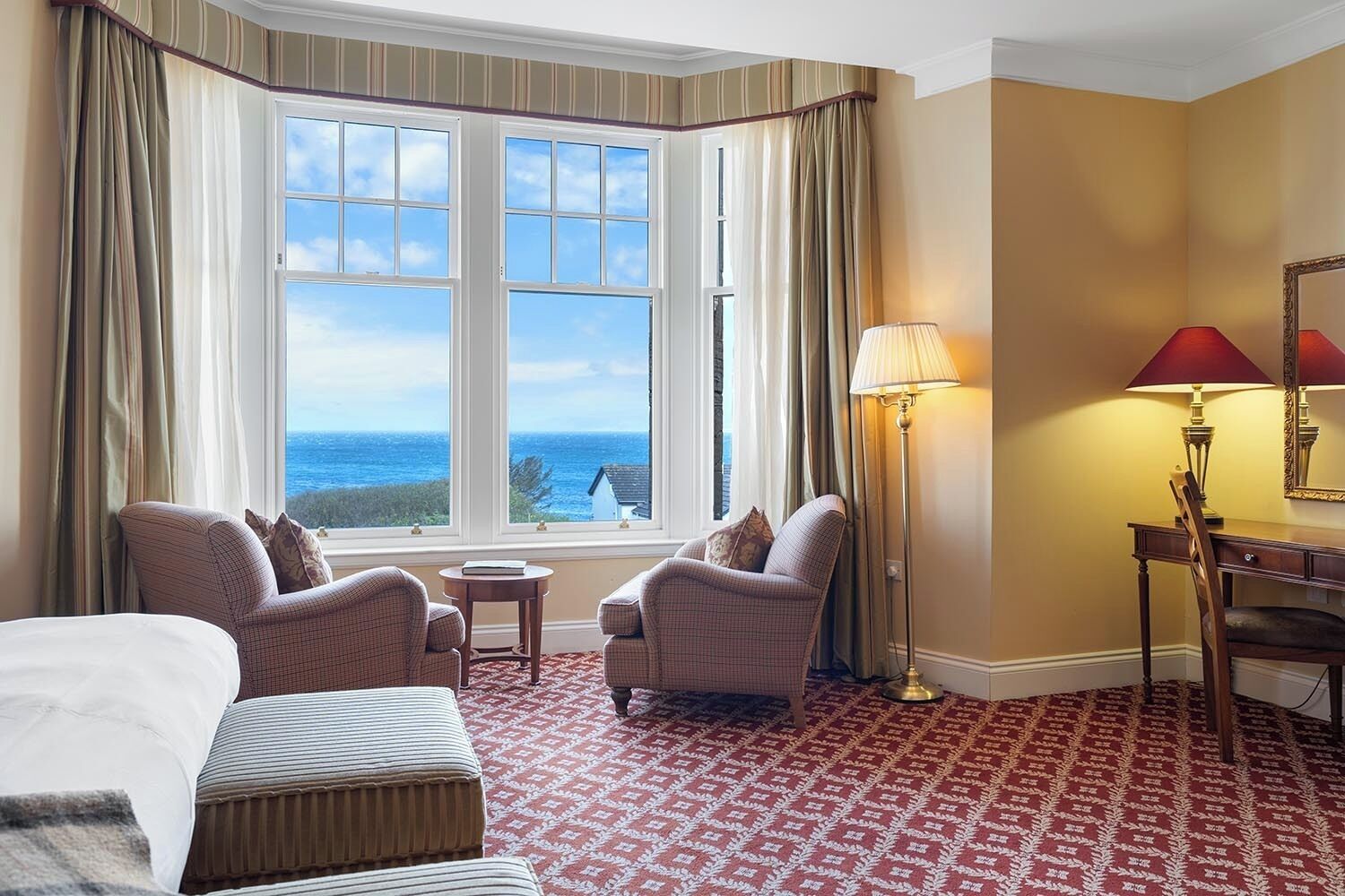 small suite | egyptian cotton sheets, hypo-allergenic bedding, in-room safe, desk