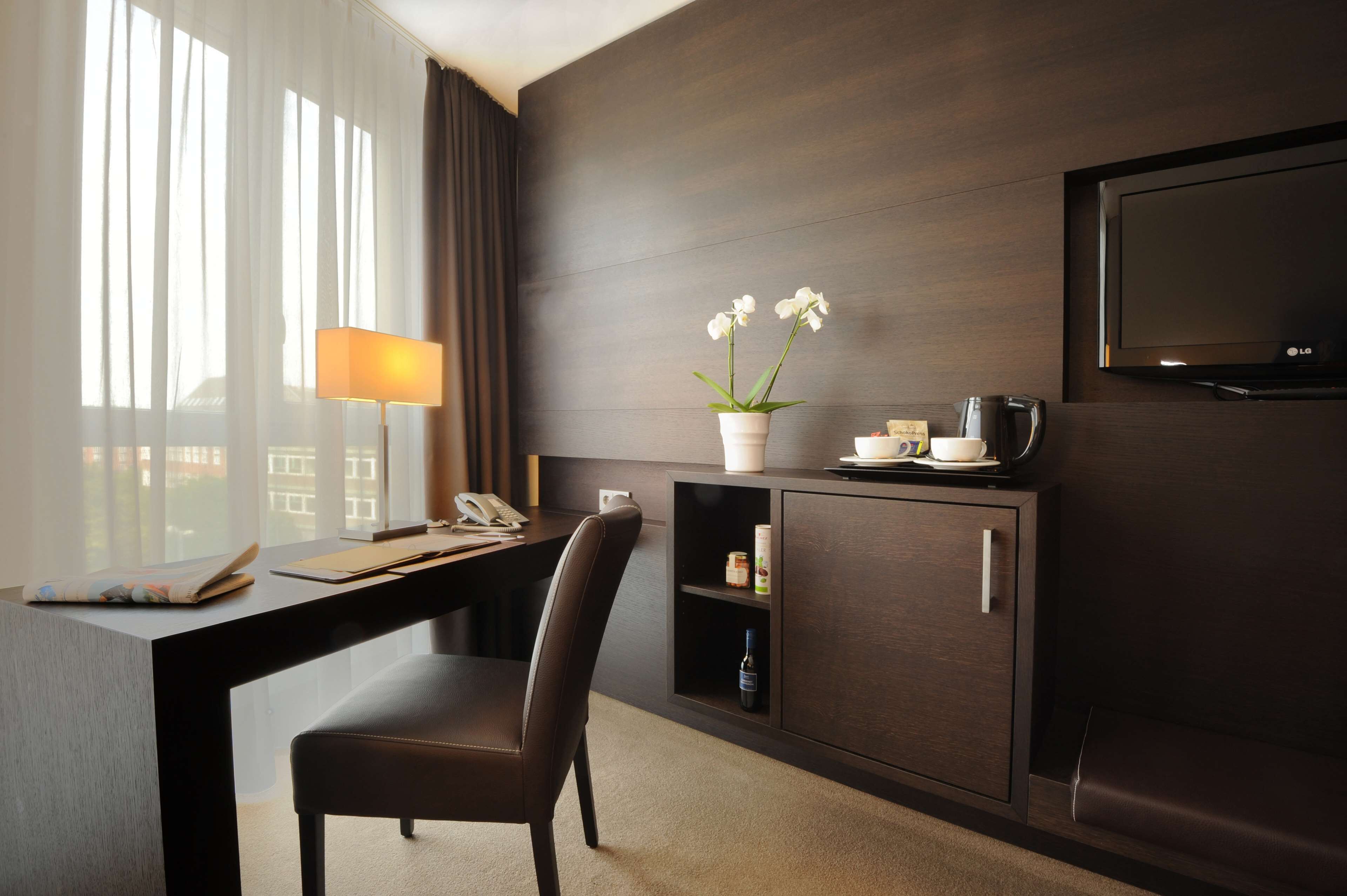 in-room business centre