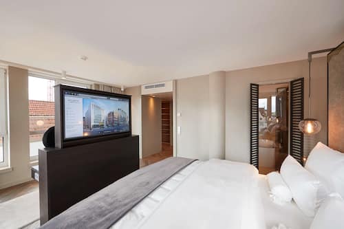 Grand Suite | Premium bedding, Select Comfort beds, in-room safe, desk