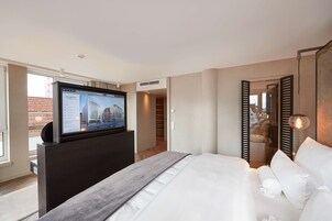 Grand-suite | Premium-sengetøj, Select Comfort-senge, pengeskab på værelset