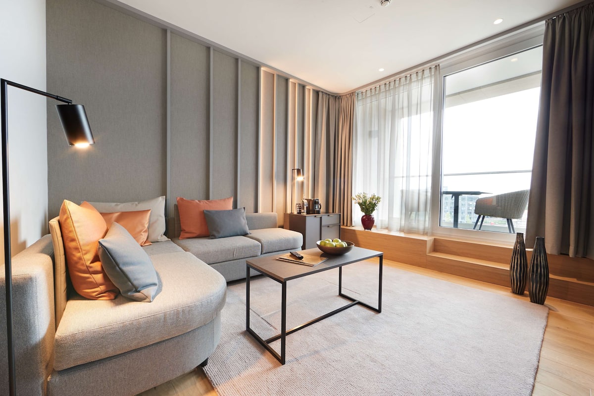 Suite, Balkon | Hochwertige Bettwaren, Select-Comfort-Betten, Zimmersafe, Schreibtisch