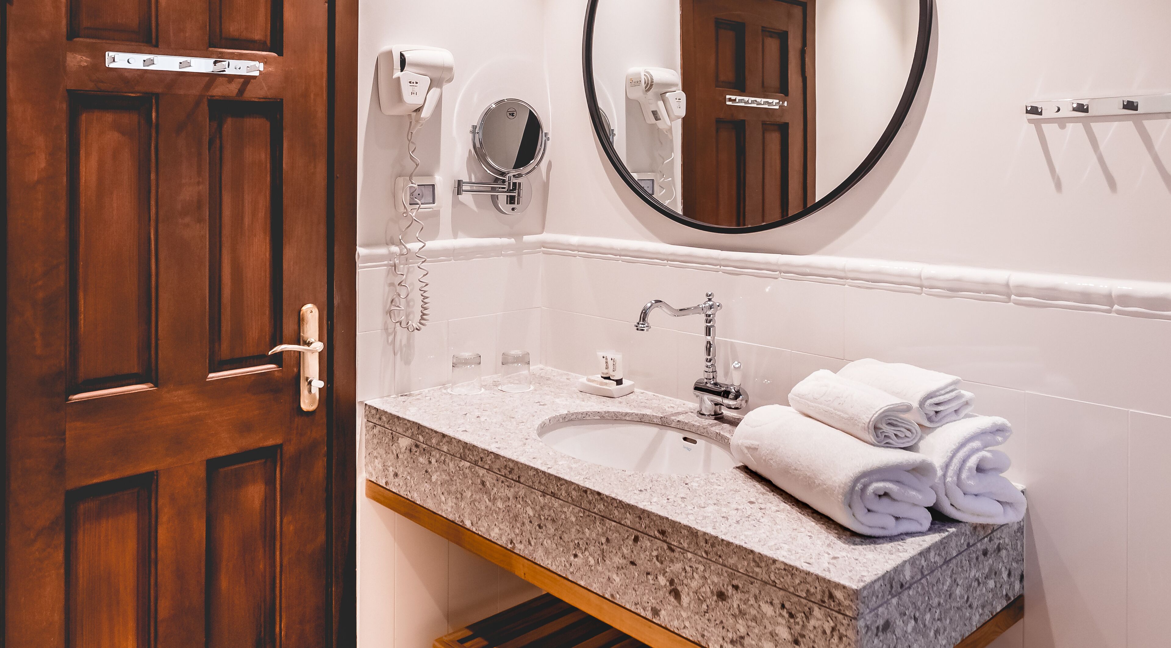 cabin, 1 bedroom, garden area | bathroom | free toiletries, hair dryer, bathrobes, slippers