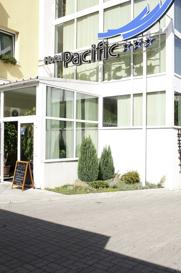 Courtyard - Hotel Pacific Timisoara (Timisoara)