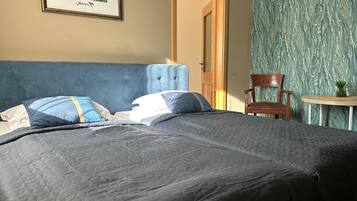 Apartamento família, várias camas | Roupas de cama premium, edredons de pluma