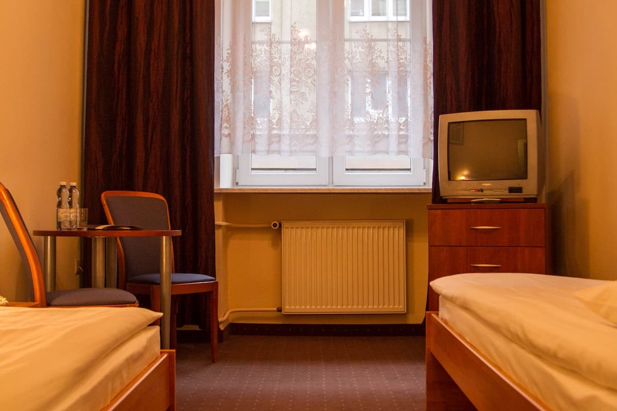 Free WiFi, bed sheets