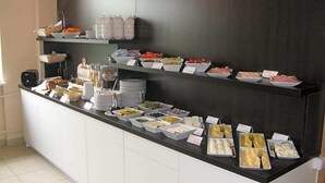 Breakfast, lunch and dinner served  - Hotel Wilanów Warszawa by DeSilva (Warsaw)