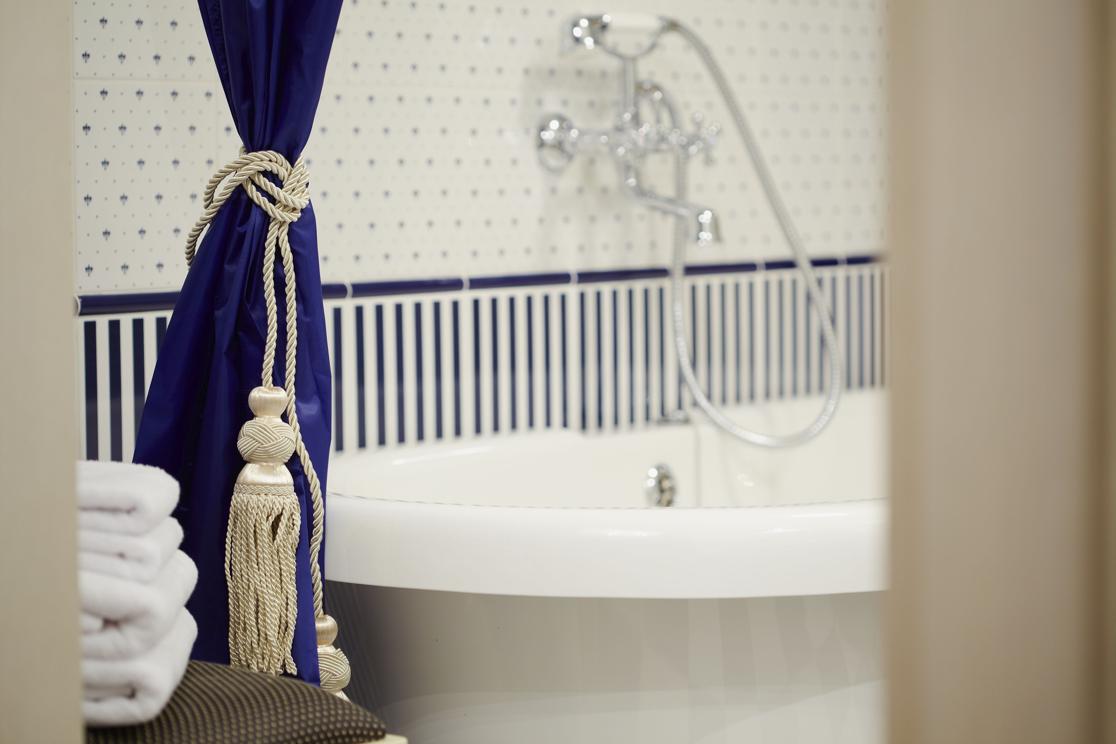 Bathtub besar