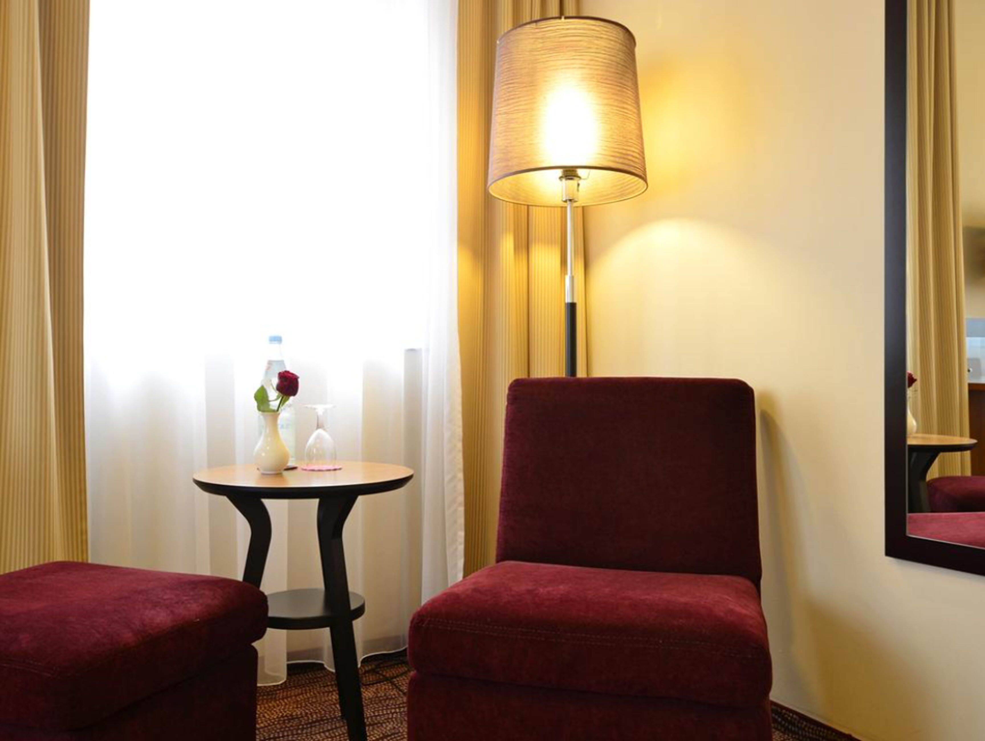 32-inch flat-screen tv with cable channels, tv