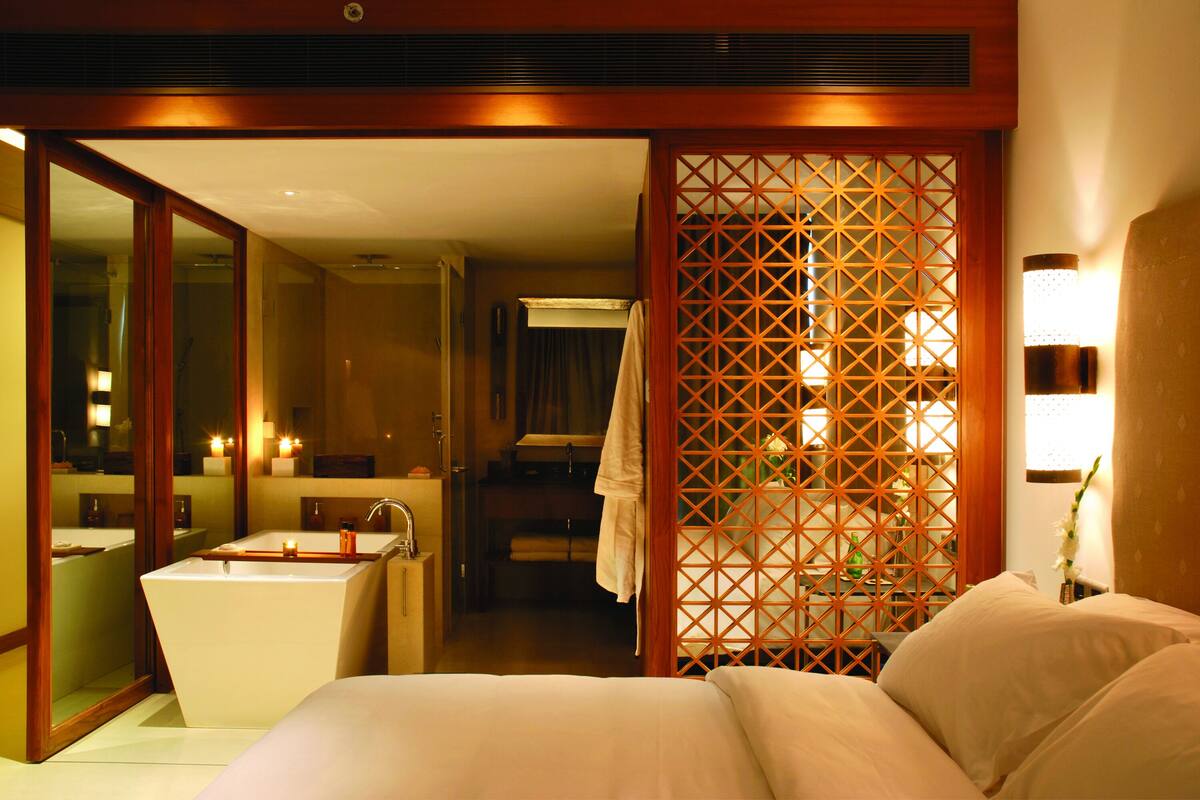 1 bedroom, premium bedding, memory foam beds, minibar