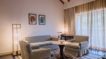 1 bedroom, premium bedding, memory-foam beds, minibar