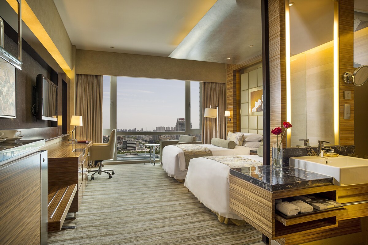 Minibar, in-room safe, desk, blackout curtains