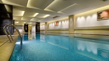 Indoor pool, pool loungers