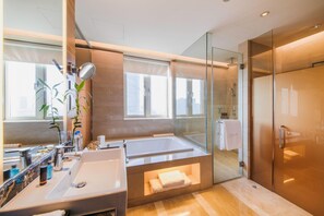 Ensemble douche/baignoire, douche à « effet pluie »