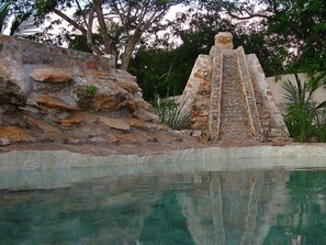 Shower, free toiletries, towels - Koox Naluum Eco Hotel (Tecoh)