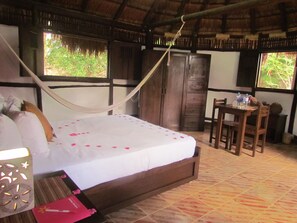 Cabana Garden | 객실 내 금고, 다리미/다리미판, 침대 시트