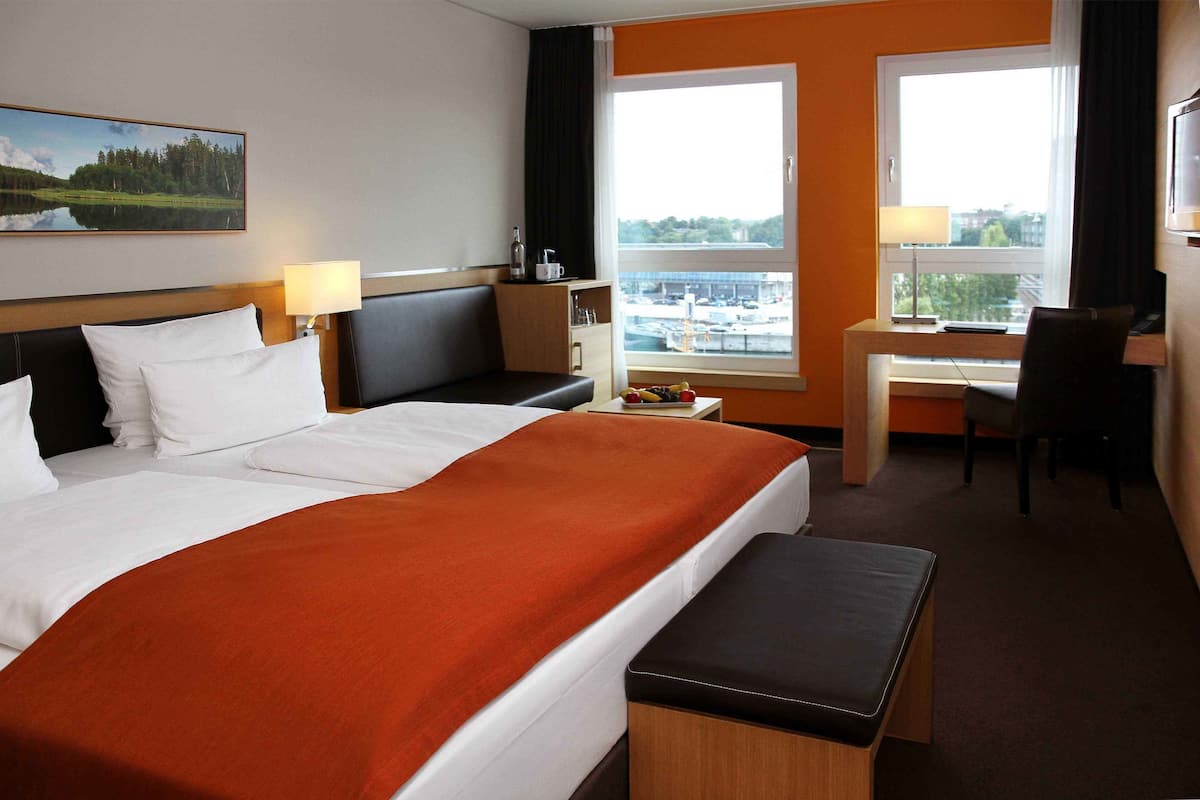 minibar, in-room safe, desk, soundproofing