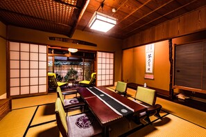 Traditional Room | Living area